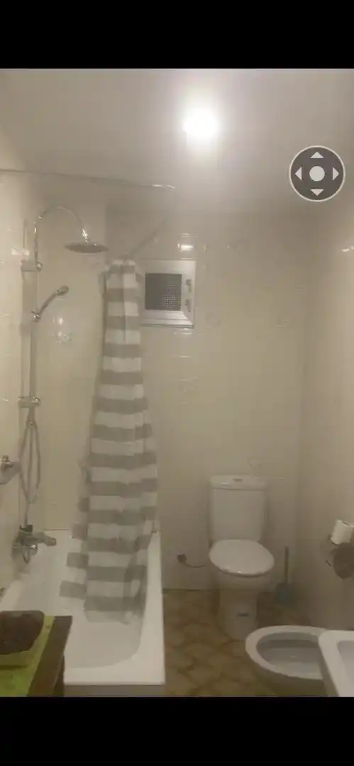 Badezimmer von Wohnung zur Miete in Xinzo de Limia mit Balkon