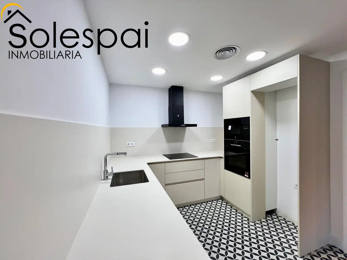 Cocina de Piso en venta en Sabadell con Aire acondicionado, Trastero y Balcón