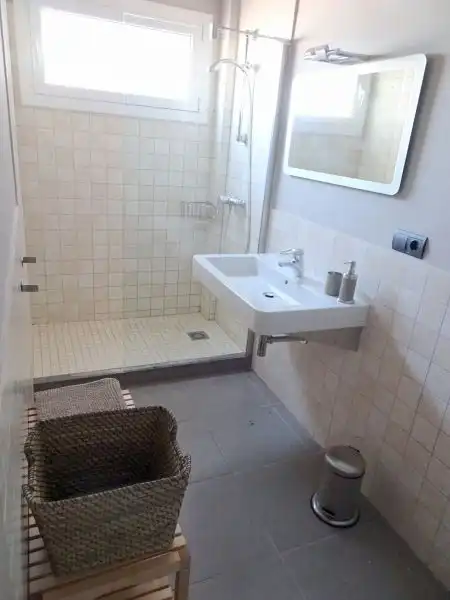 Baño de Piso de alquiler en Palamós con Aire acondicionado, Calefacción y Parquet