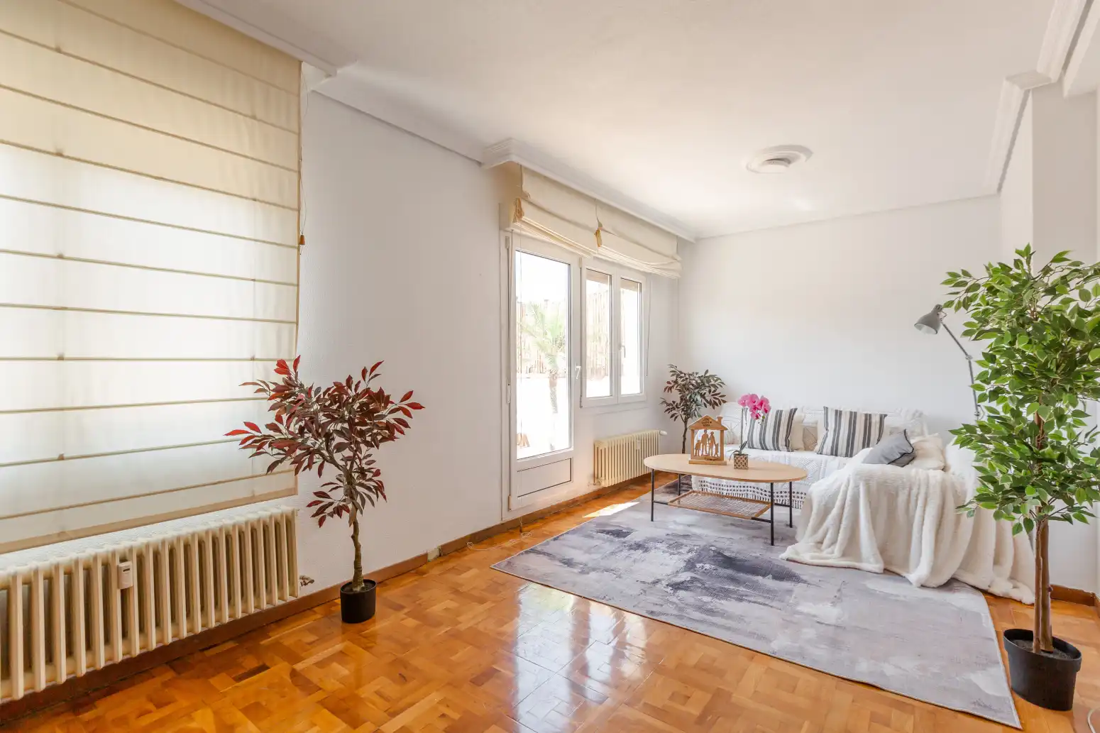Living room of Attic for sale in  Pamplona / Iruña  with Parquet flooring, Terrace and Balcony