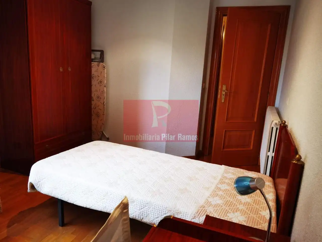 Schlafzimmer von Wohnung zur Miete in León Capital  mit Heizung, Parkett und Terrasse