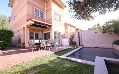 Jardí de Casa adosada en venda en Torrejón de Ardoz amb Calefacció, Jardí privat i Terrassa
