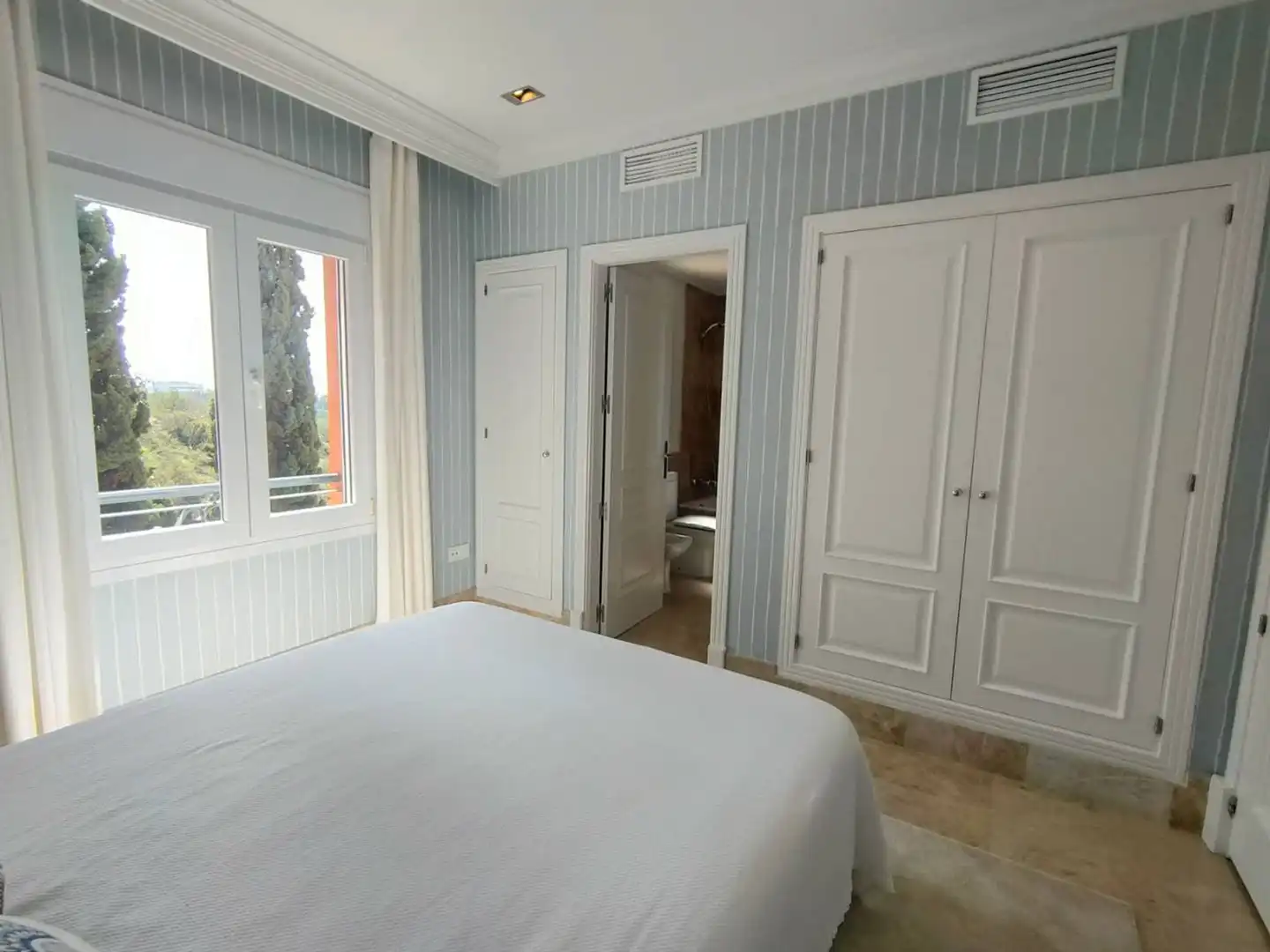 Dormitori de Casa adosada de lloguer en Marbella amb Terrassa