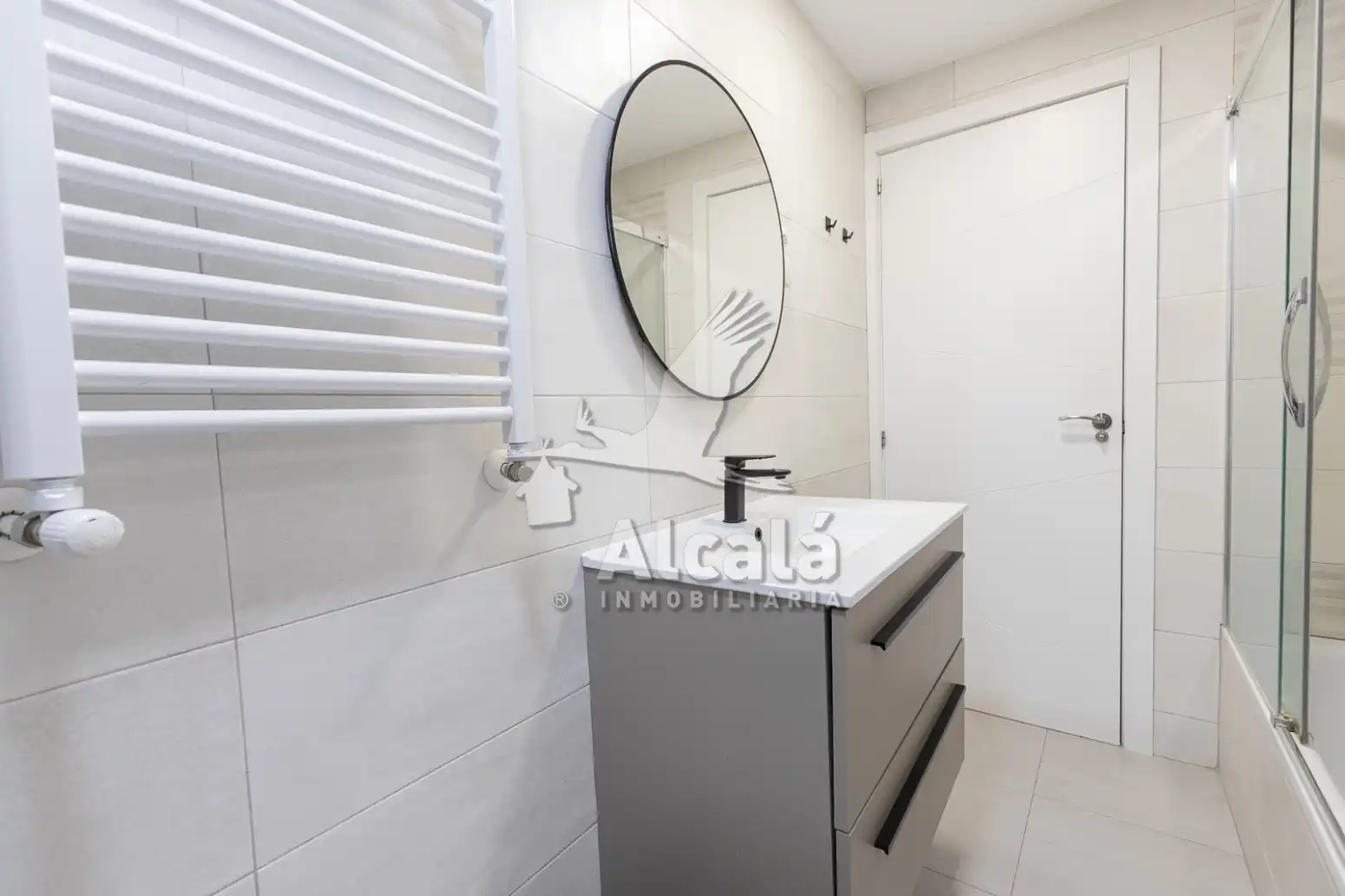 Baño de Piso en venta en Alcalá de Henares con Aire acondicionado, Calefacción y Terraza