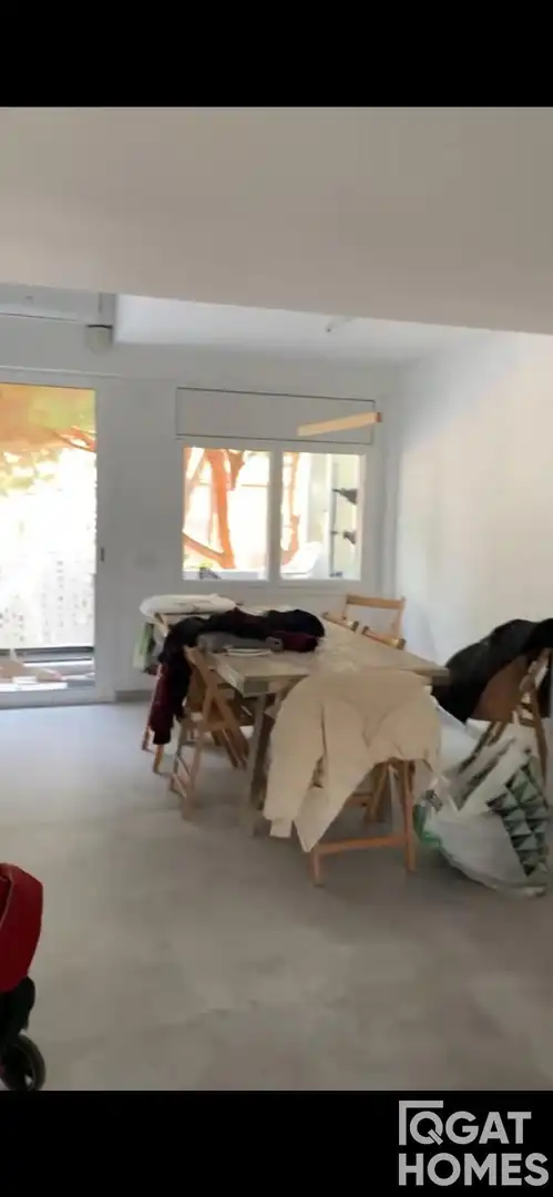 Esszimmer von Dachboden zur Miete in Gavà mit Klimaanlage, Schwimmbad und Gemeinschaftspool