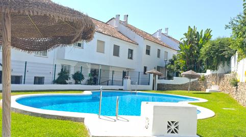 Foto 4 de Casa adosada de lloguer a Avenida D (urb el Capricho), La Carolina - Guadalpín, Málaga