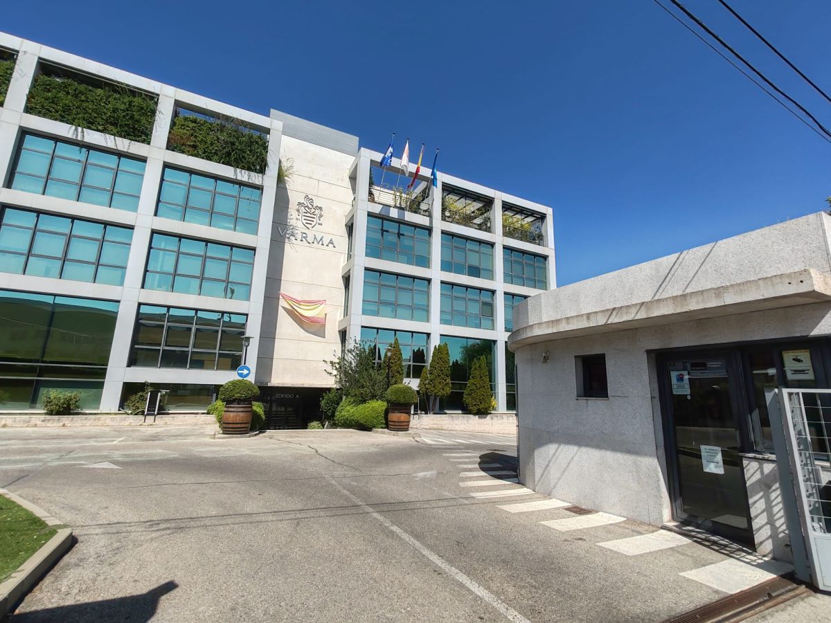 Vista exterior de Oficina en venda en Alcobendas amb Aire condicionat, Calefacció i Terrassa