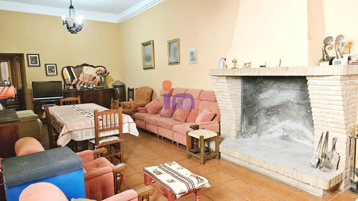 Casa con terraza en venta en Valdepeñas, imagen 4