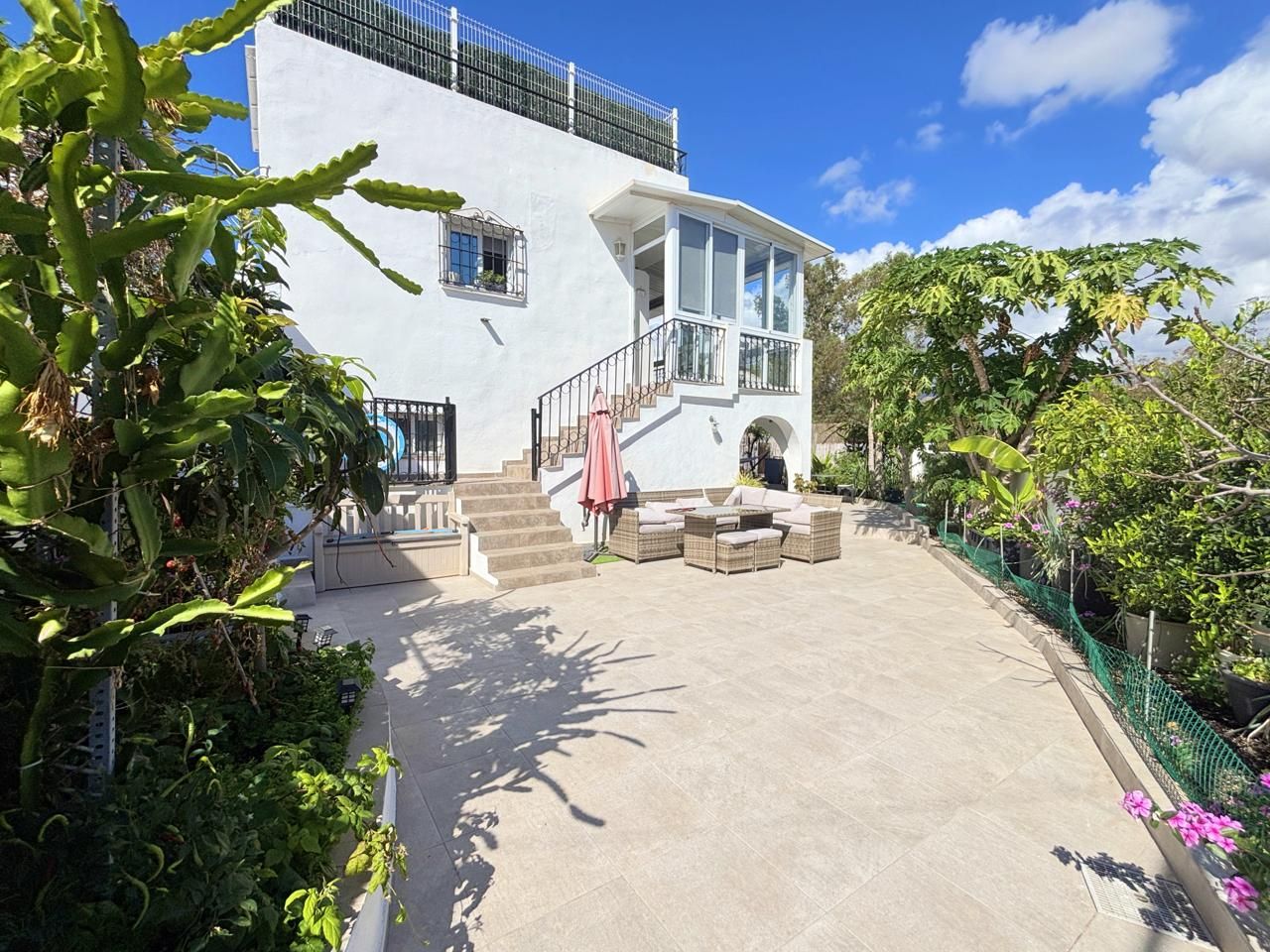 Garden of House or chalet for sale in Estepona  with Air Conditioner, Terrace and Storage room
