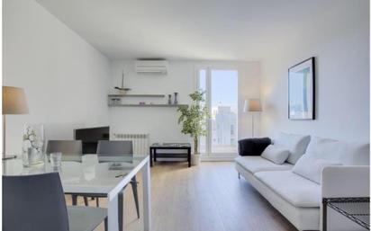 Living room of Flat for sale in  Barcelona Capital  with Air Conditioner, Heating and Balcony