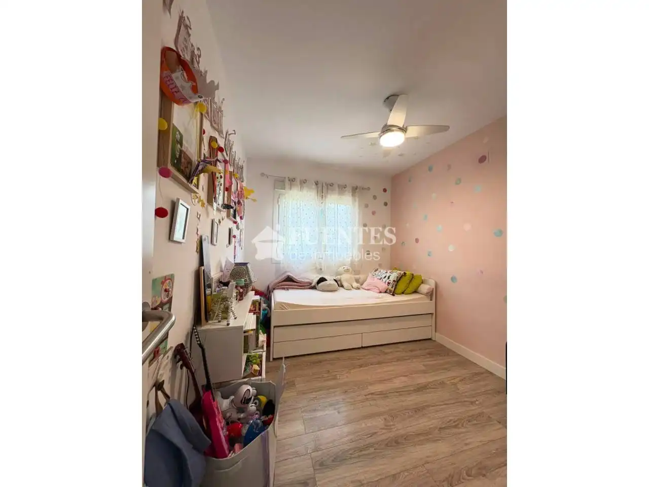 Habitación de Piso en venta en Alicante / Alacant con Aire acondicionado, Terraza y Piscina comunitaria