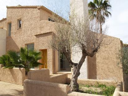 Vista exterior de Casa o xalet en venda en L'Alfàs del Pi amb Aire condicionat i Piscina