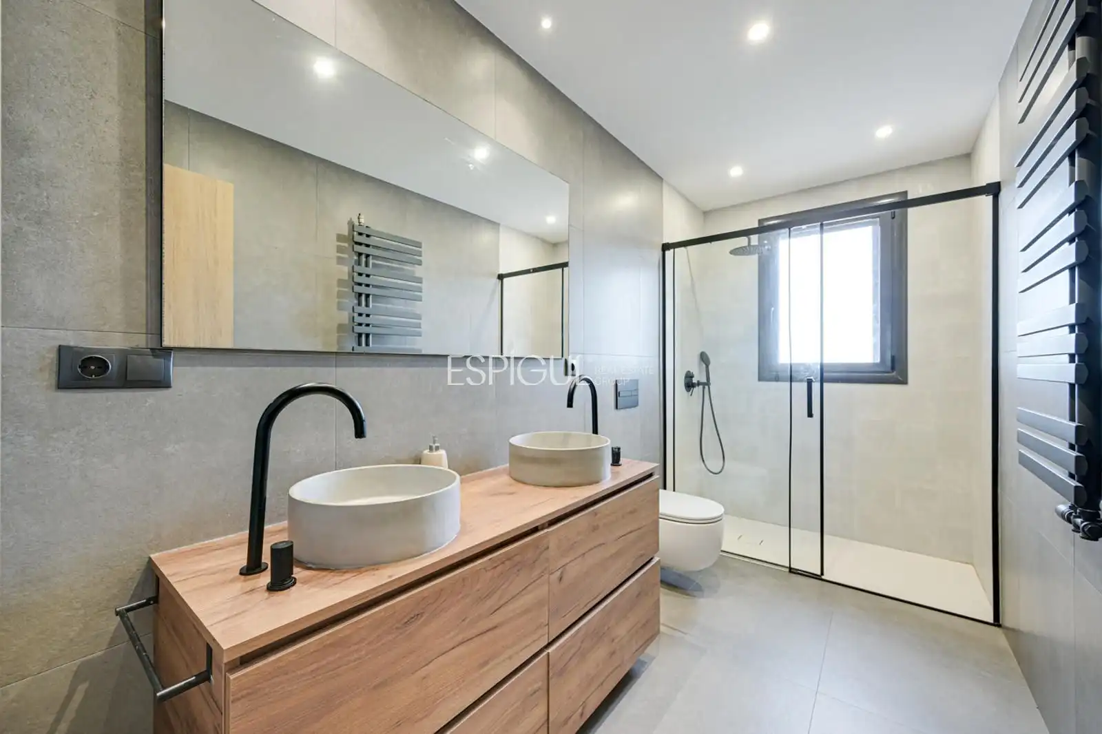 Bathroom of Houses for sale in Mataró  with Air Conditioner, Private garden and Terrace