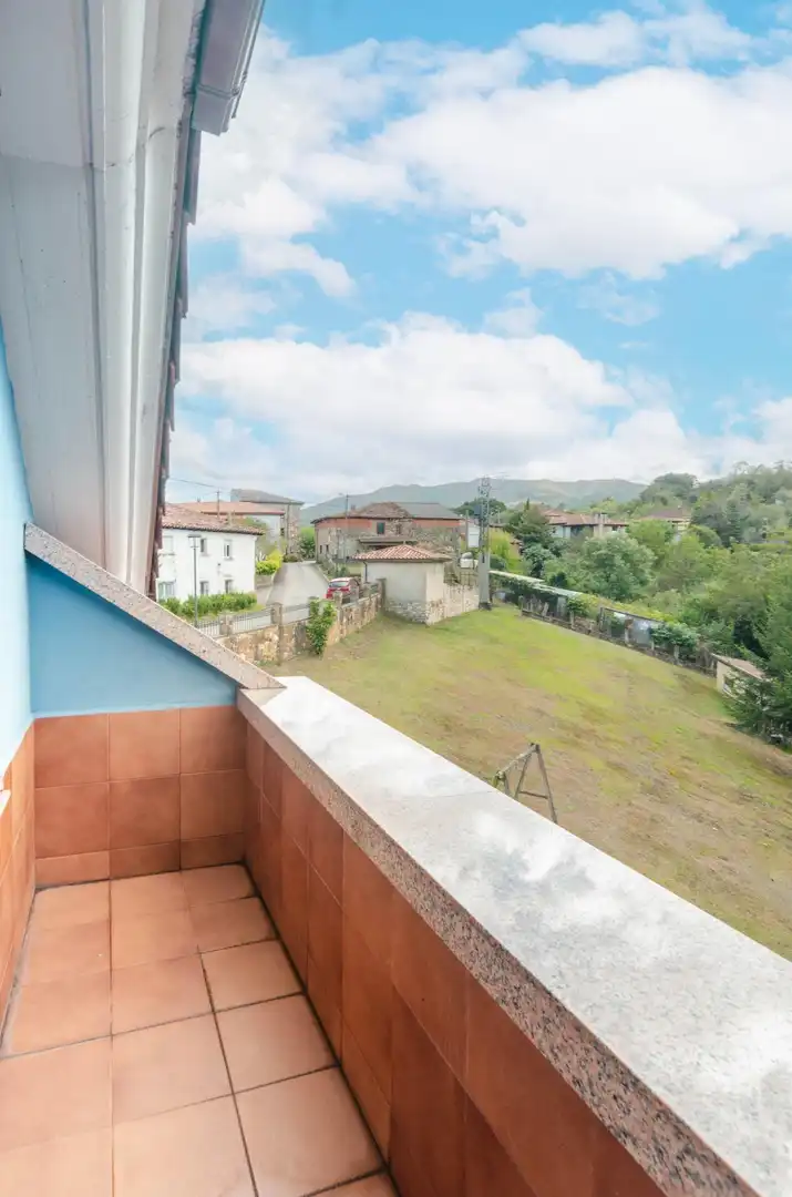 Vista exterior de Casa o chalet en venta en Piloña con Calefacción, Jardín privado y Parquet