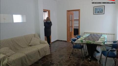 Foto 2 de Apartament en venda a Industria, Albacete