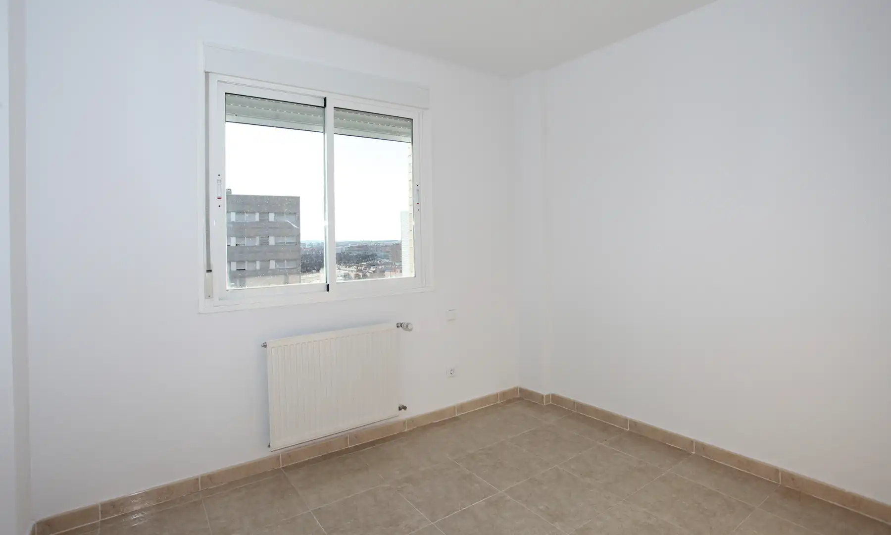 Piso en venta en Avenida de los Planetas, Parla Este