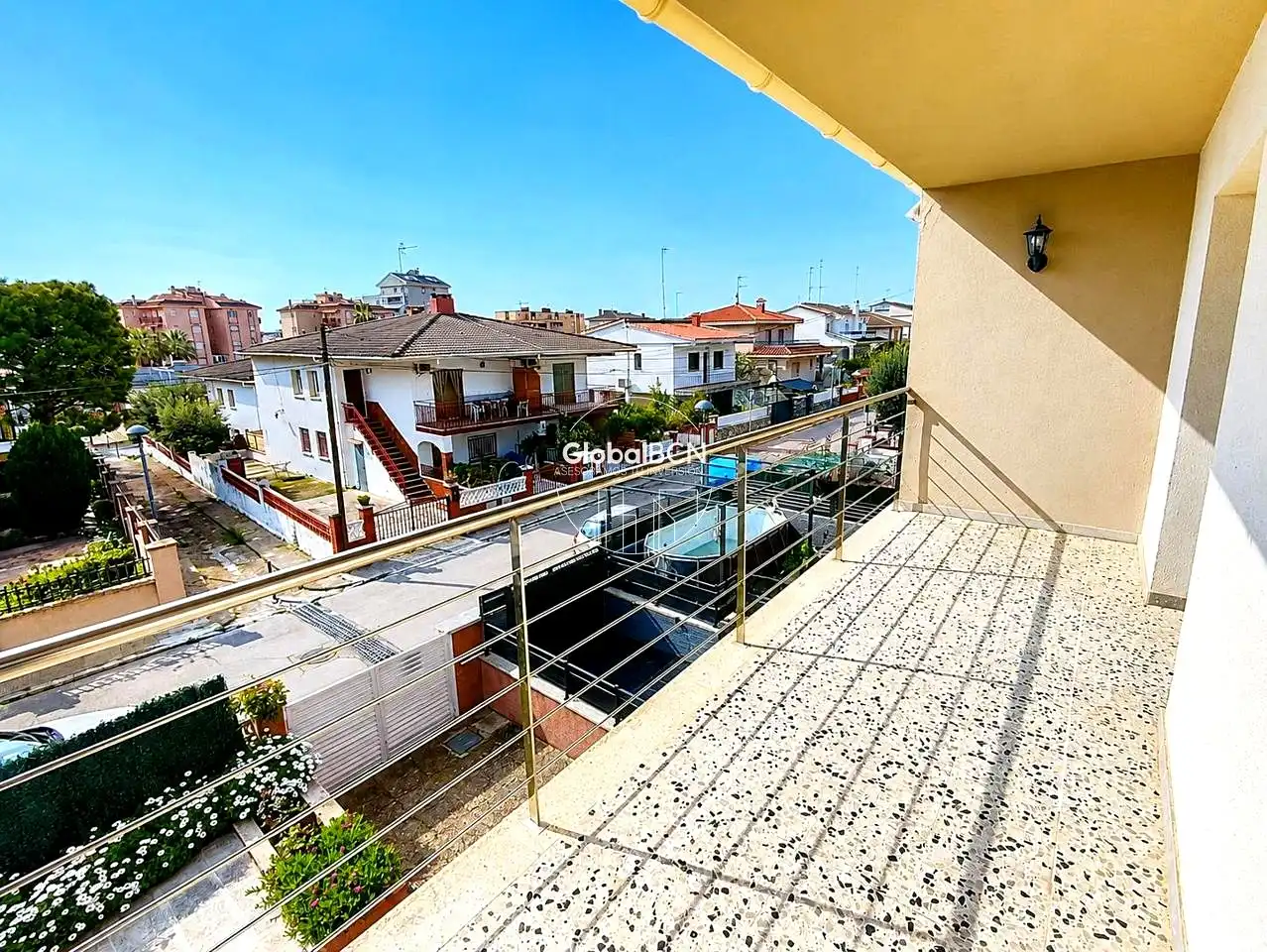 Casa amb terrassa en venda a calle del Ter, imagen 3