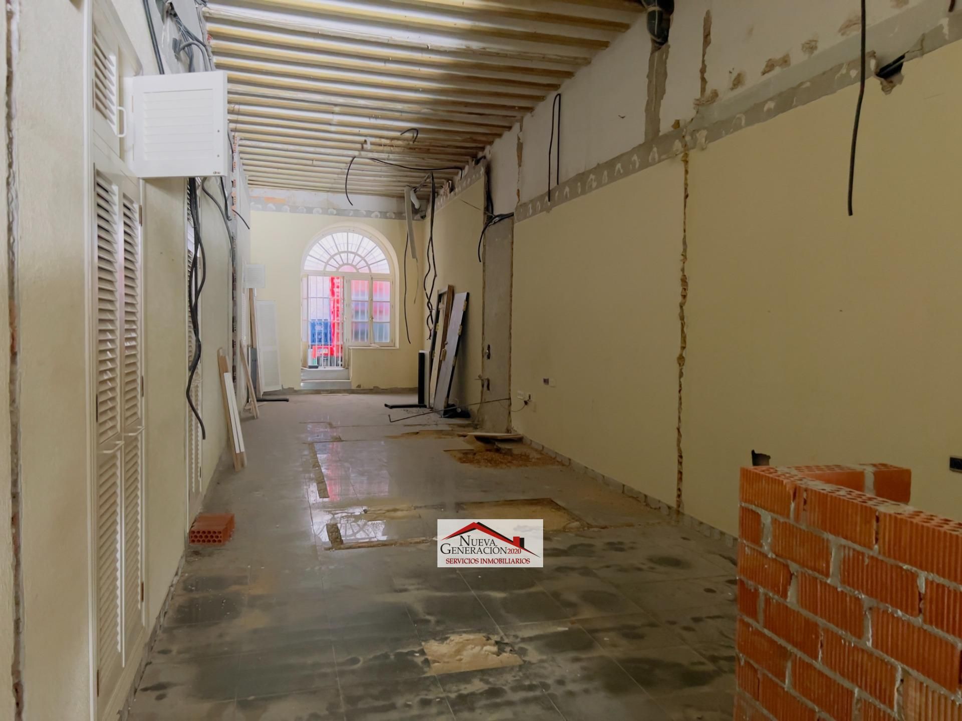 Premises for sale in San Fernando