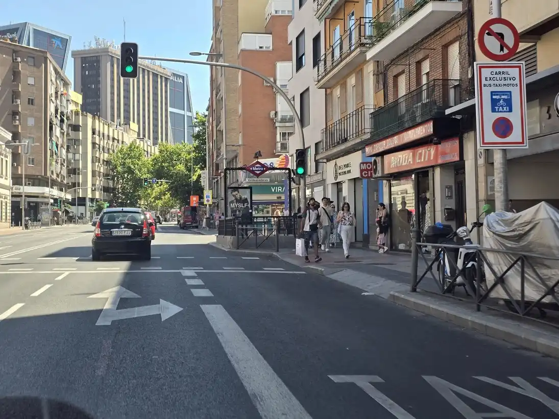 Vista exterior de Estudio en venta en Madrid con Horno y Lavadora
