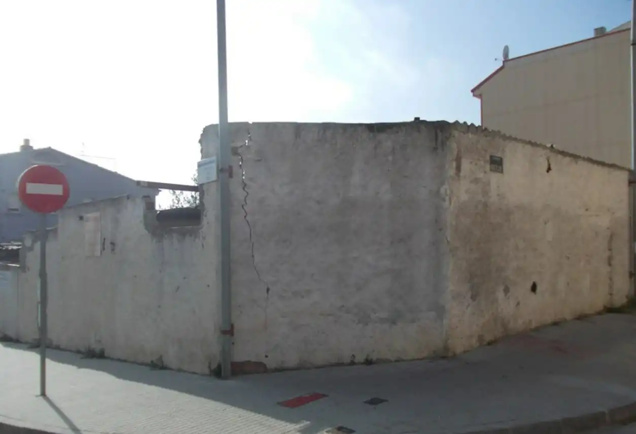 Terreny residencial en venda a Carrer Montblanc 1, imagen 2