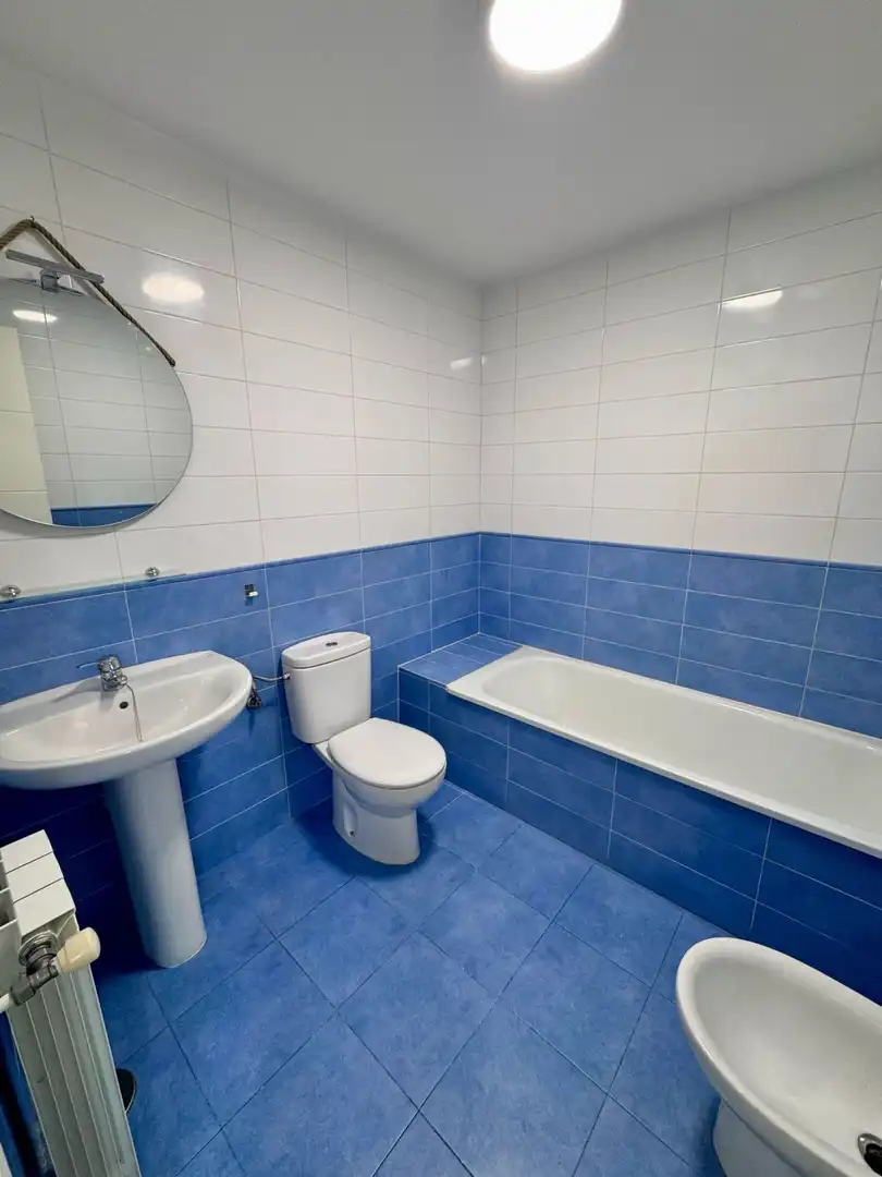 Baño de Estudio en venta en Valdepeñas con Calefacción y Balcón