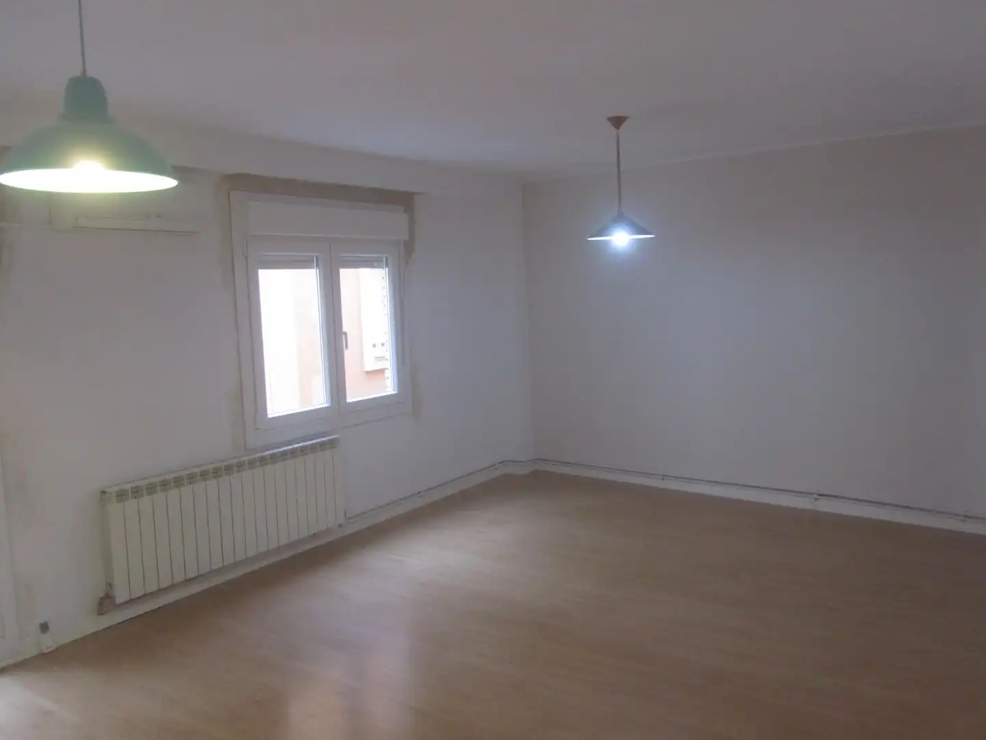 Sala d'estar de Pis en venda en  Zaragoza Capital amb Balcó