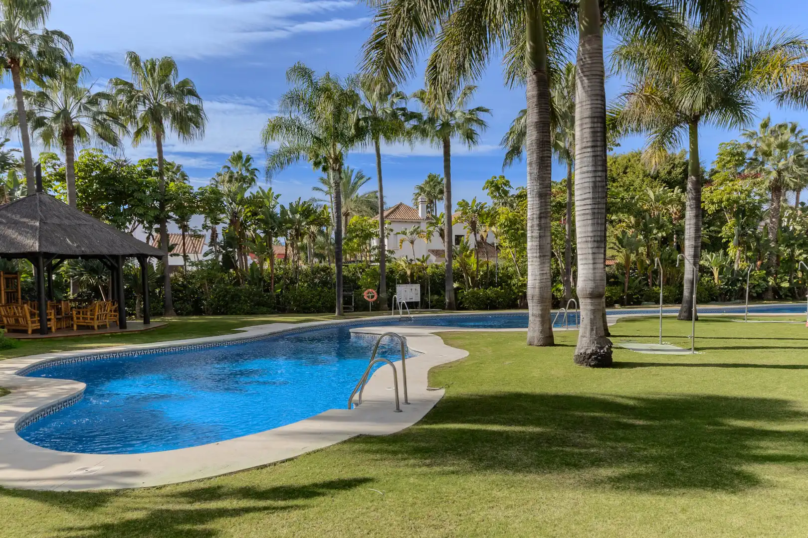 Apartament amb piscina en venda a Nueva Andalucía, imagen 8