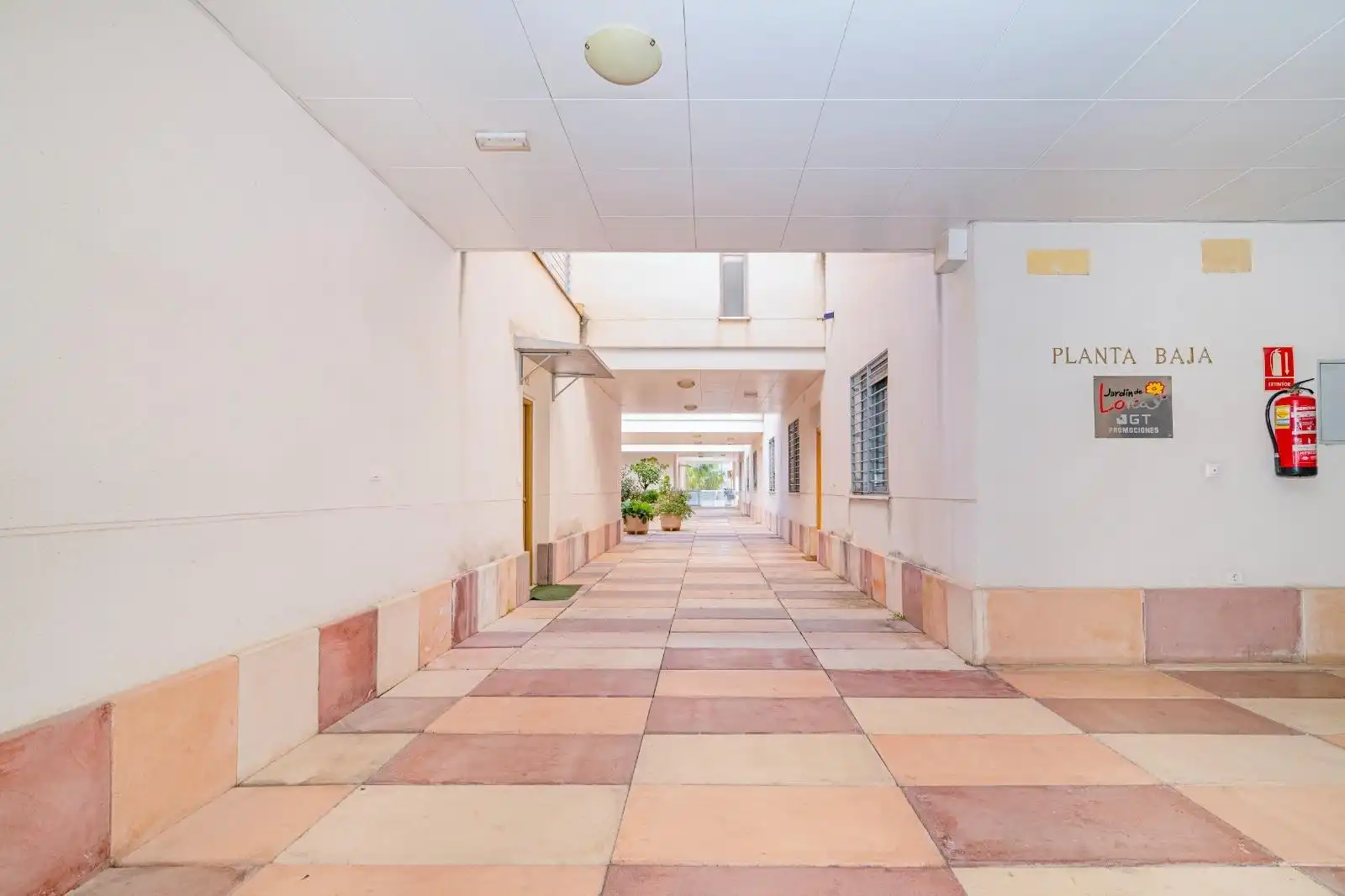 Flat for sale in Peligros  with Air Conditioner, Heating and Storage room