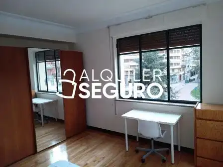 Habitación de Piso de alquiler en Vitoria - Gasteiz con Calefacción