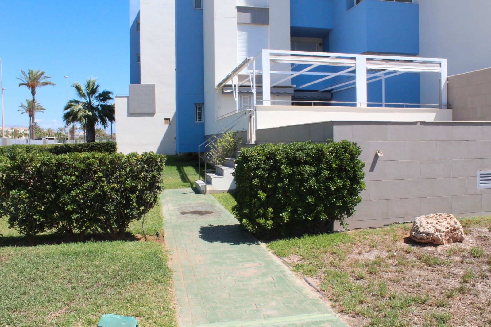 Exterior view of Planta baja for sale in Roquetas de Mar  with Air Conditioner, Private garden and Terrace