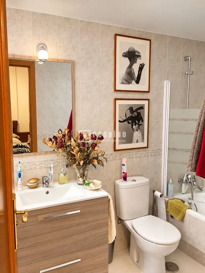 Bathroom of Flat for rent in Rivas Futura