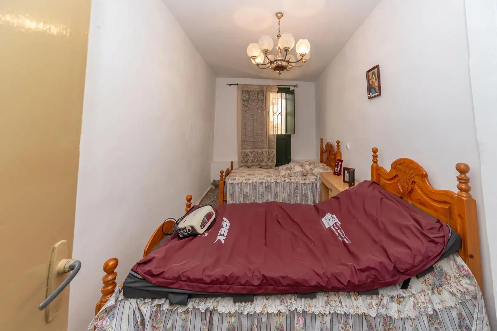 Dormitori de Finca rústica en venda en Guadix amb Calefacció, Jardí privat i Traster