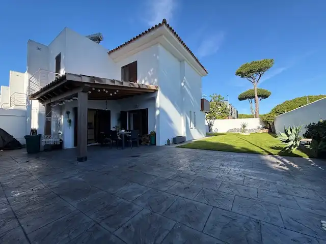 Jardí de Casa adosada en venda en Chiclana de la Frontera amb Jardí privat, Terrassa i Traster