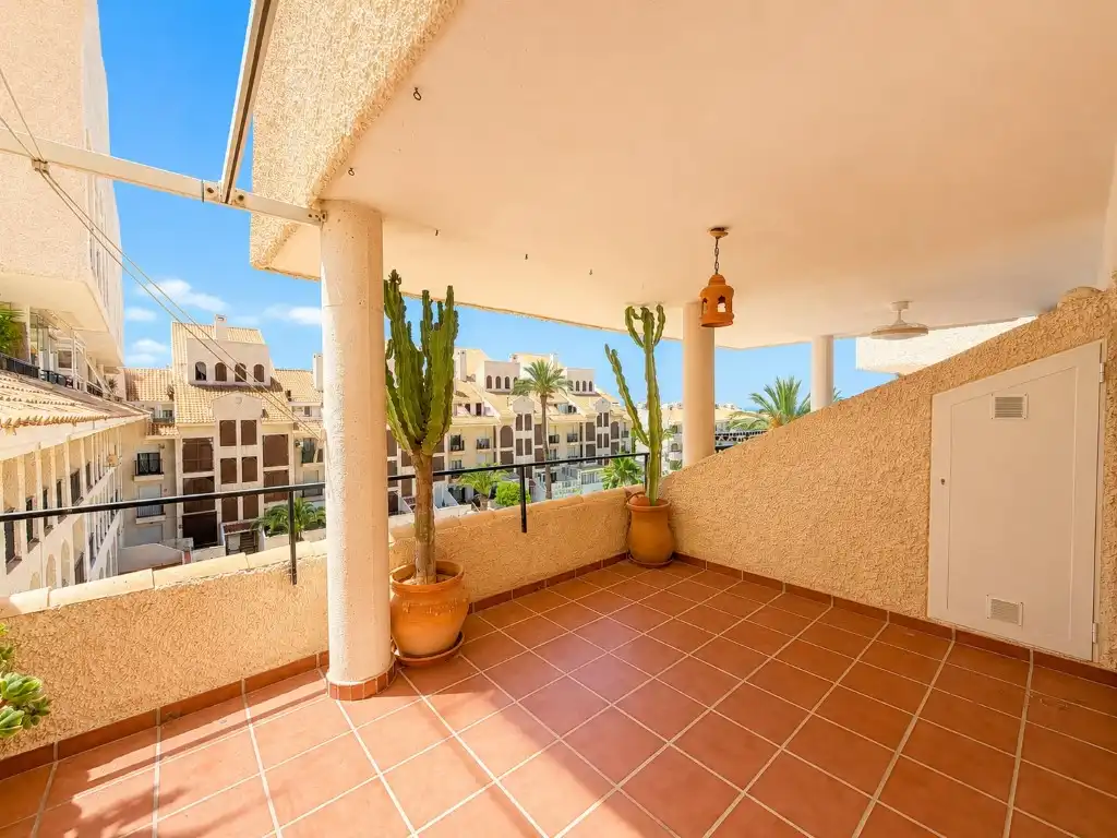 Terrasse von Maisonette zum Verkauf in La Manga del Mar Menor mit Klimaanlage