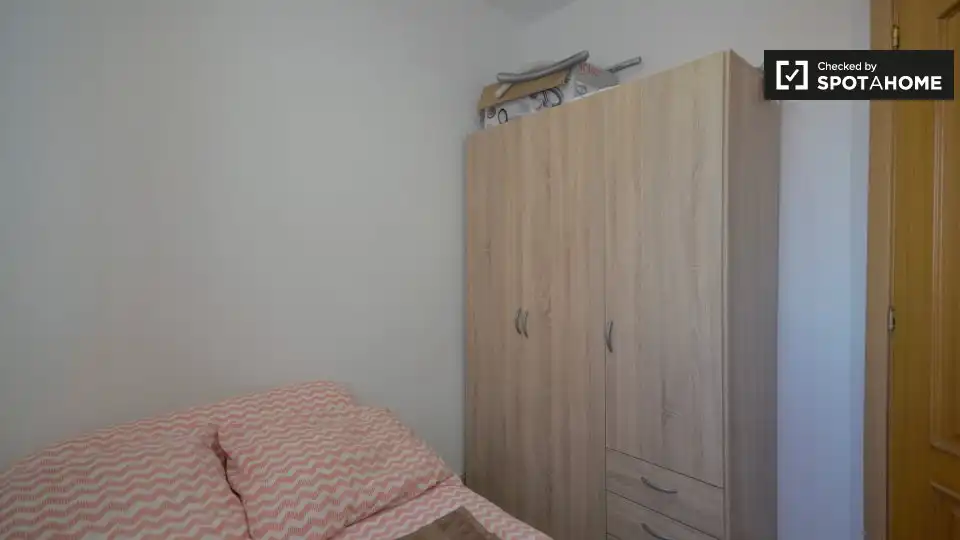 Bedroom of Flat for rent in Madrid  with Air Conditioner, Heating and Furnished