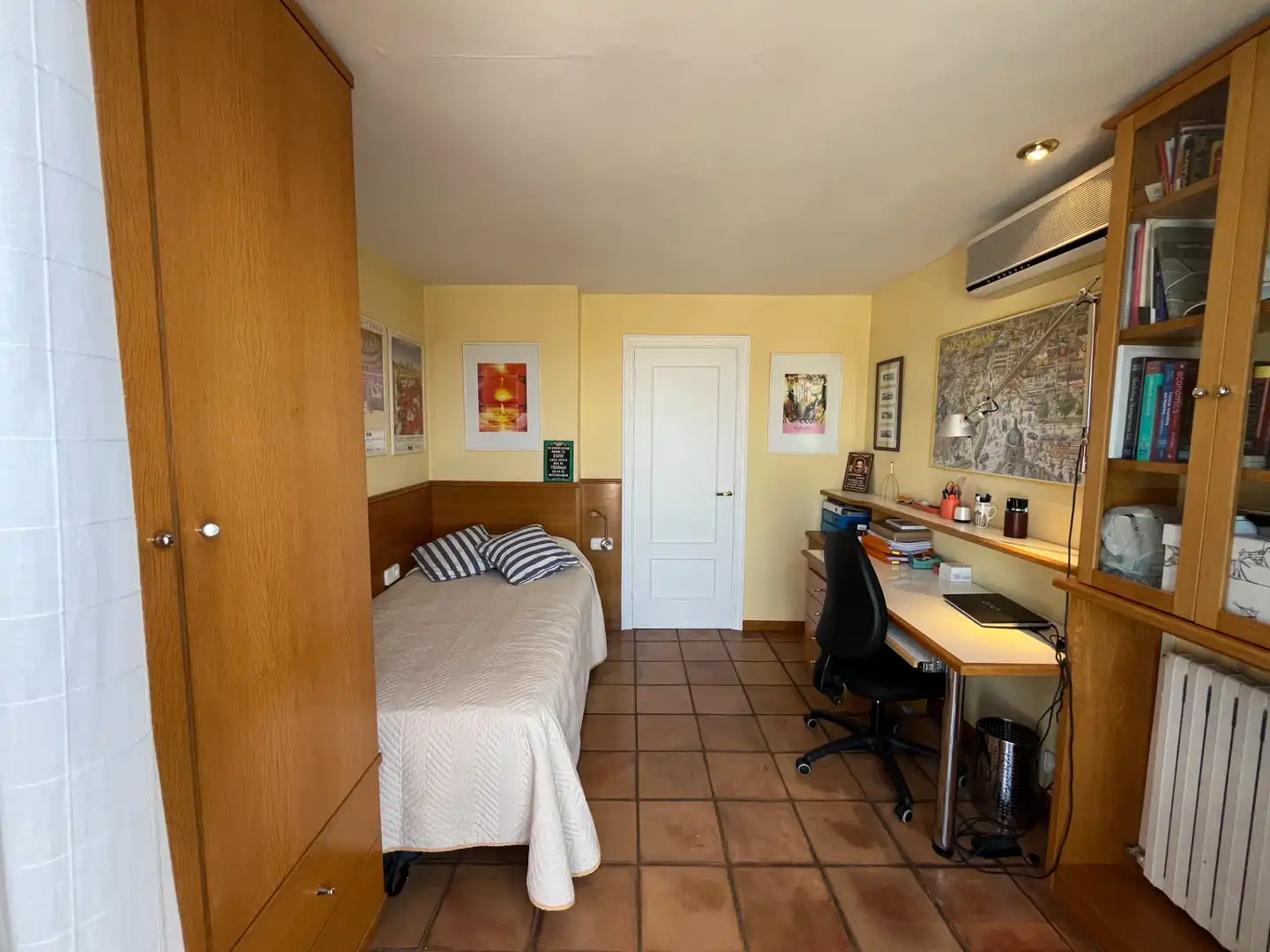 Bedroom of Houses for sale in Girona  with Air Conditioner, Heating and Private garden