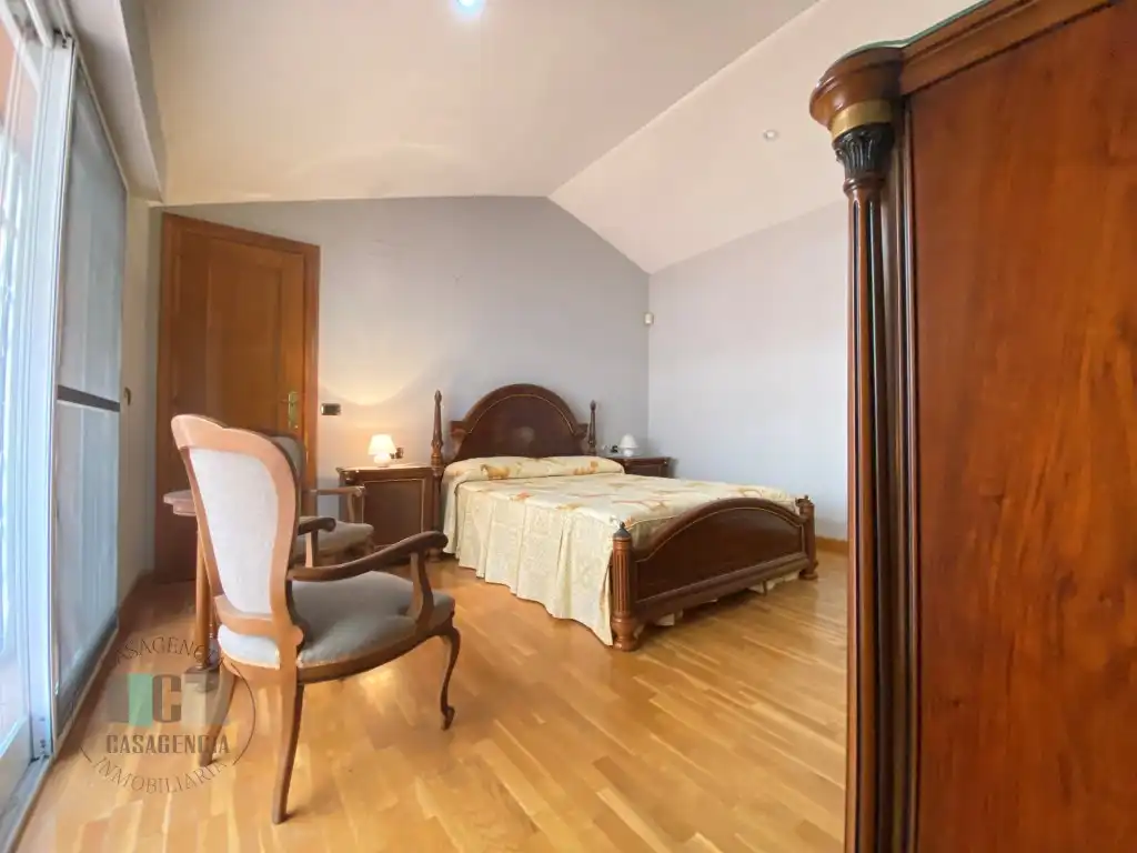 Duplexes for sale in Calle Poeta Verdaguer, Hospital - Plaza del Real