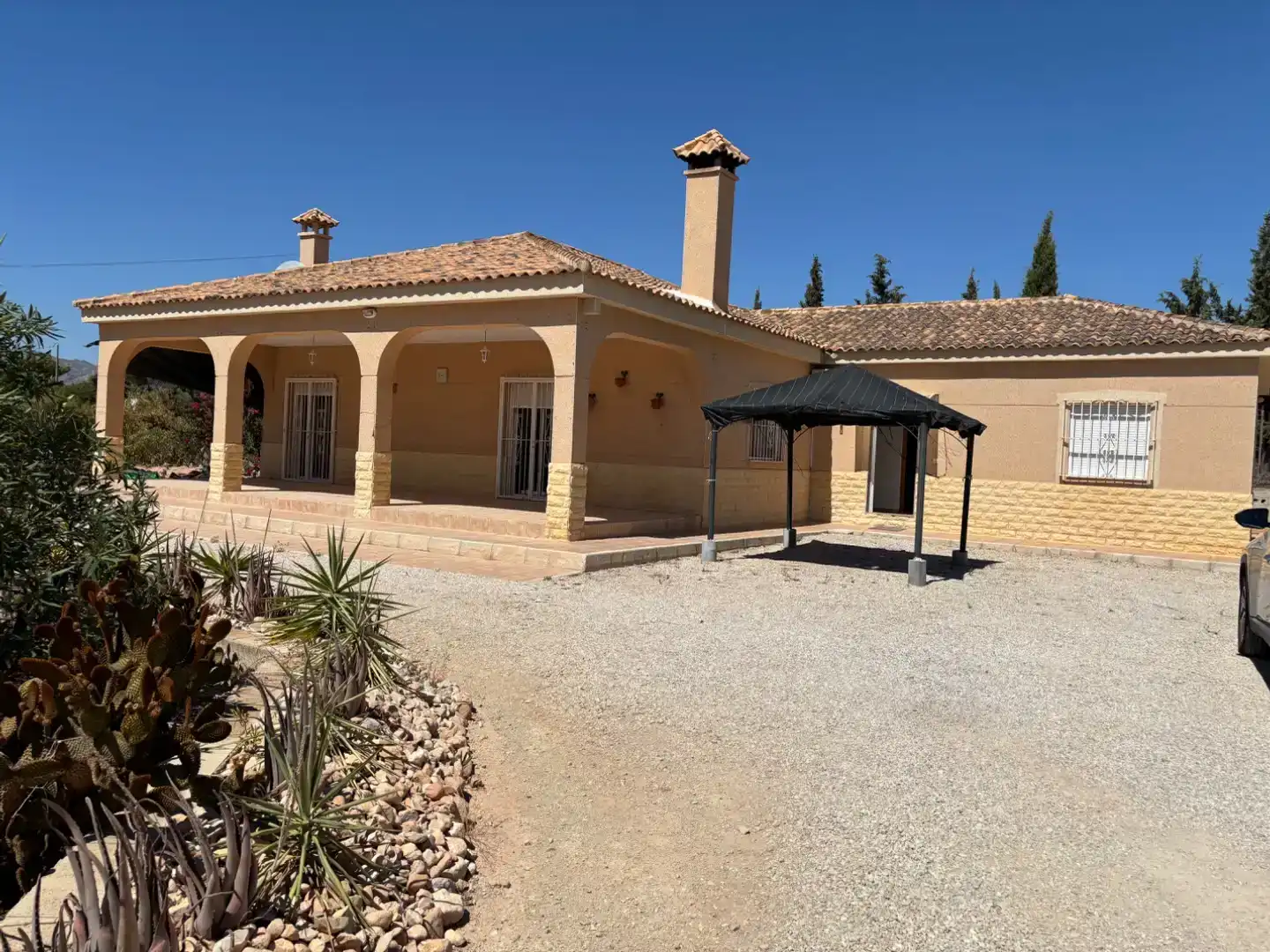Außenansicht von Country house zur Miete in Crevillent