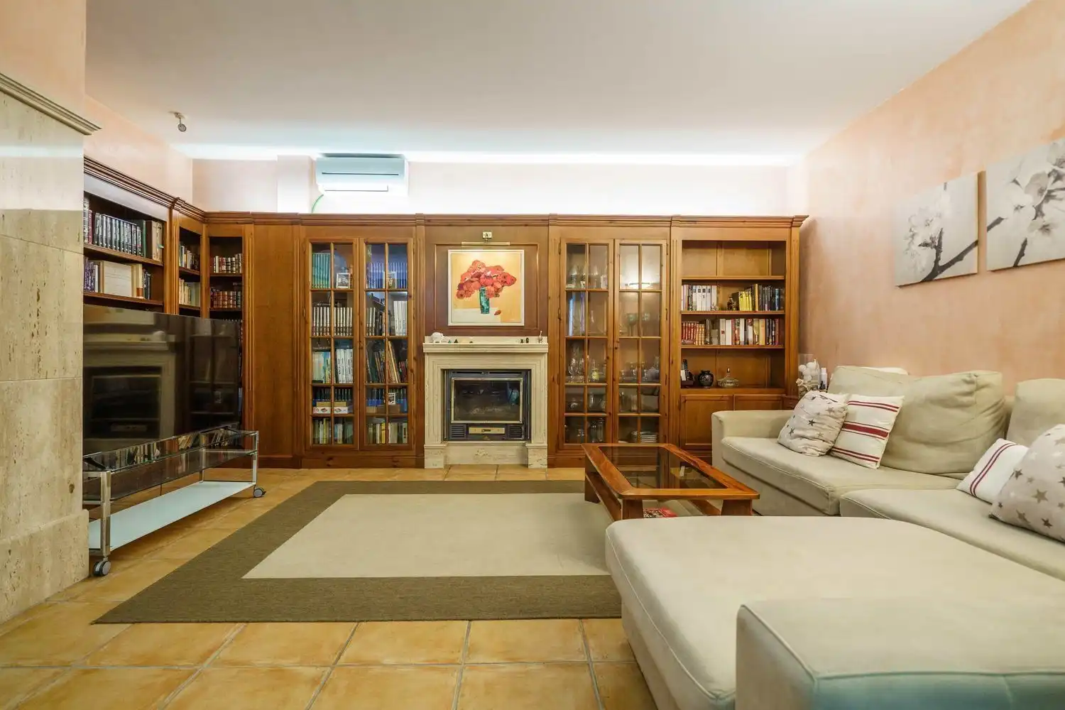 Sala d'estar de Casa o xalet en venda en Llucmajor amb Aire condicionat, Jardí privat i Terrassa