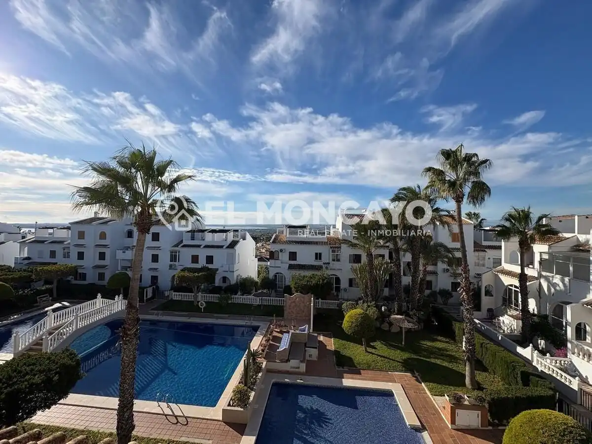 Vista exterior de Casa adosada en venta en Rojales con Aire acondicionado, Calefacción y Jardín privado