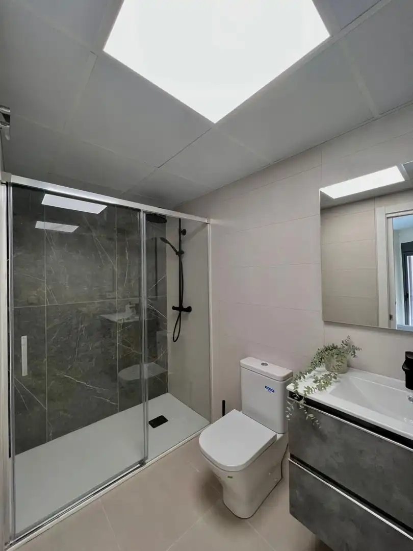Badezimmer von Wohnungen zum Verkauf in Vélez-Málaga mit Heizung, Terrasse und Abstellraum