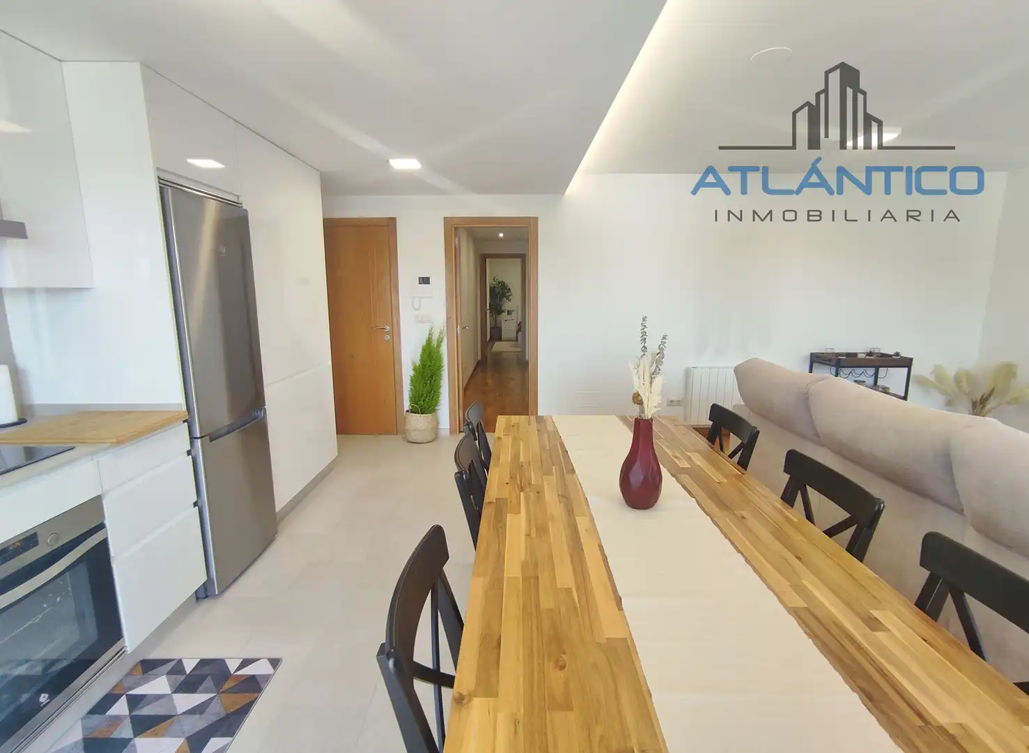 Wohnung zur Miete in Avenida de Bértoa, Carballo