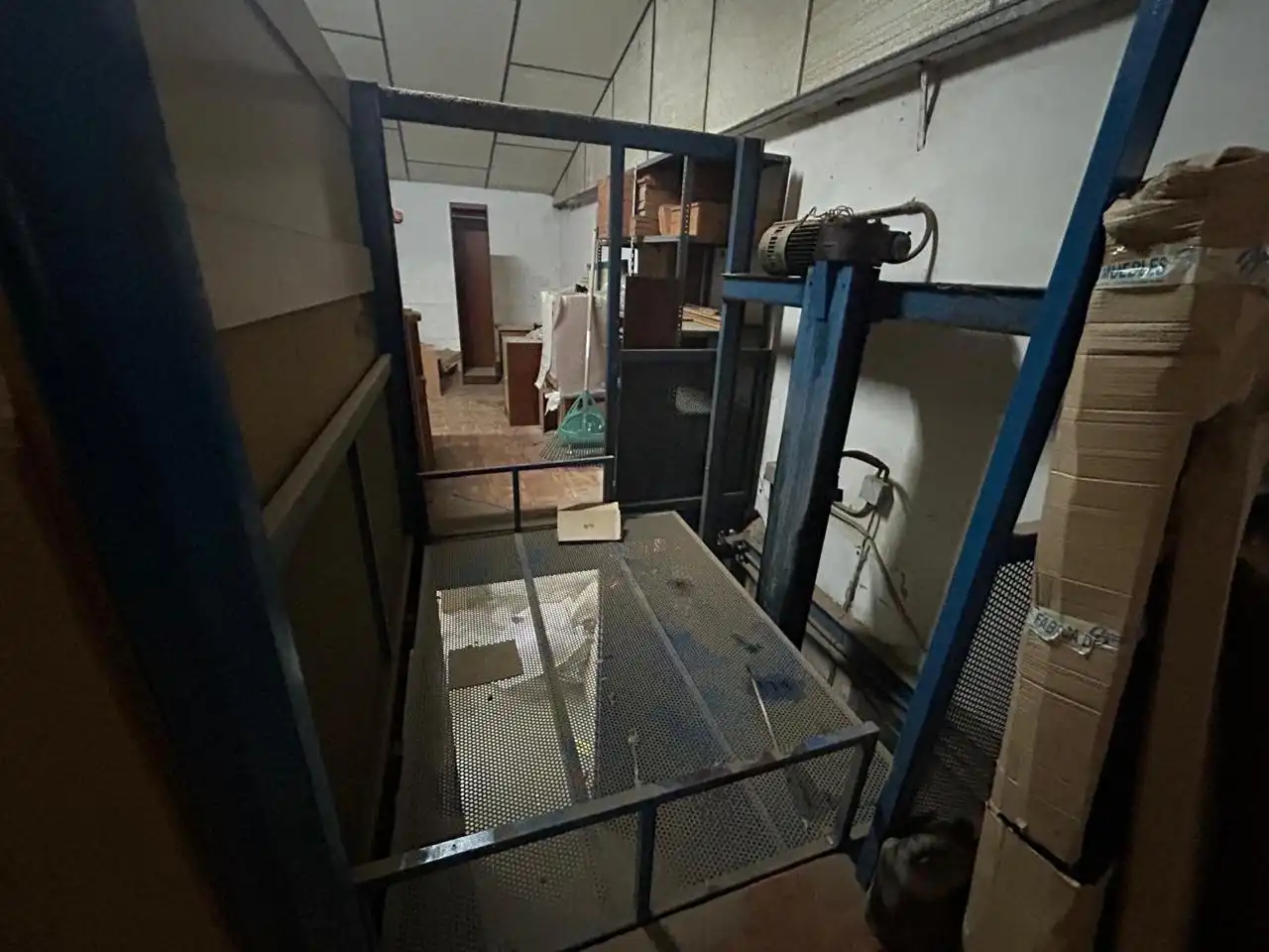 Nave industrial en venta en Dos Hermanas