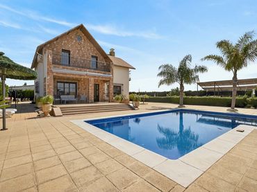 Maison avec balcon à vendre à Carretera Lora del Rio