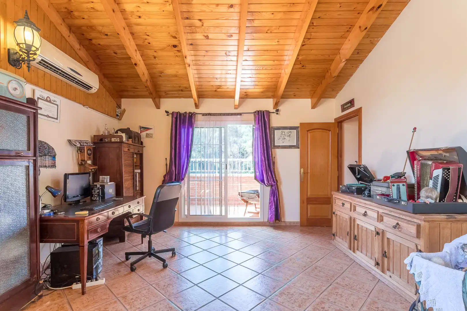 Sala de estar de Casa o chalet en venta en Gavà con Calefacción, Piscina y Horno