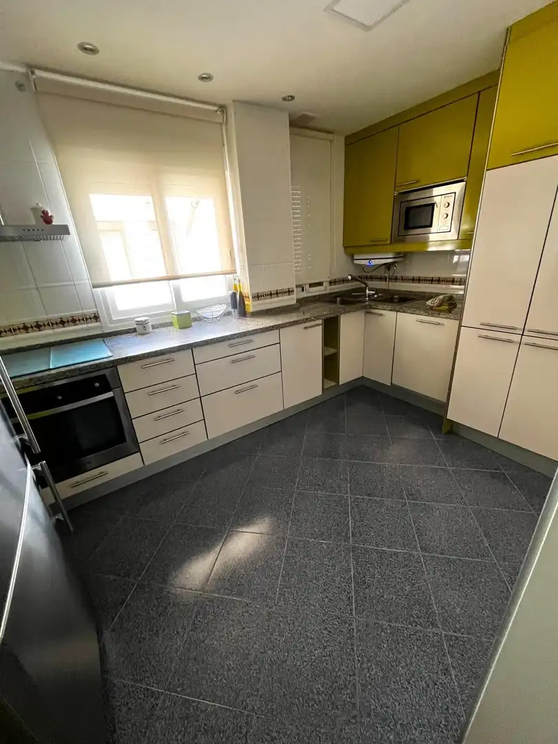 Kitchen of Flat for rent in Córdoba  with Air Conditioner, Heating and Parquet flooring