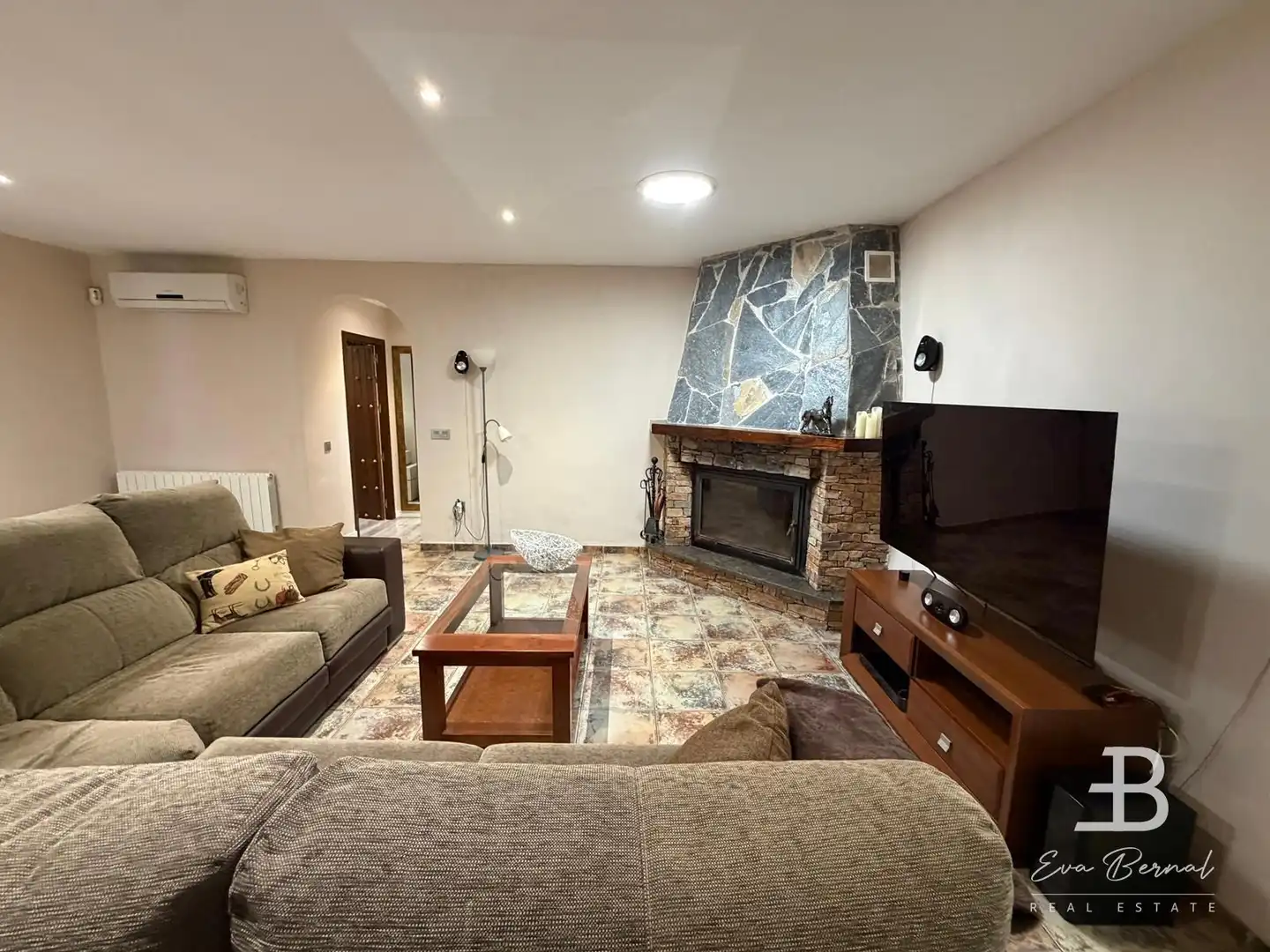 Sala d'estar de Casa o xalet en venda en Riudoms amb Aire condicionat, Jardí privat i Terrassa