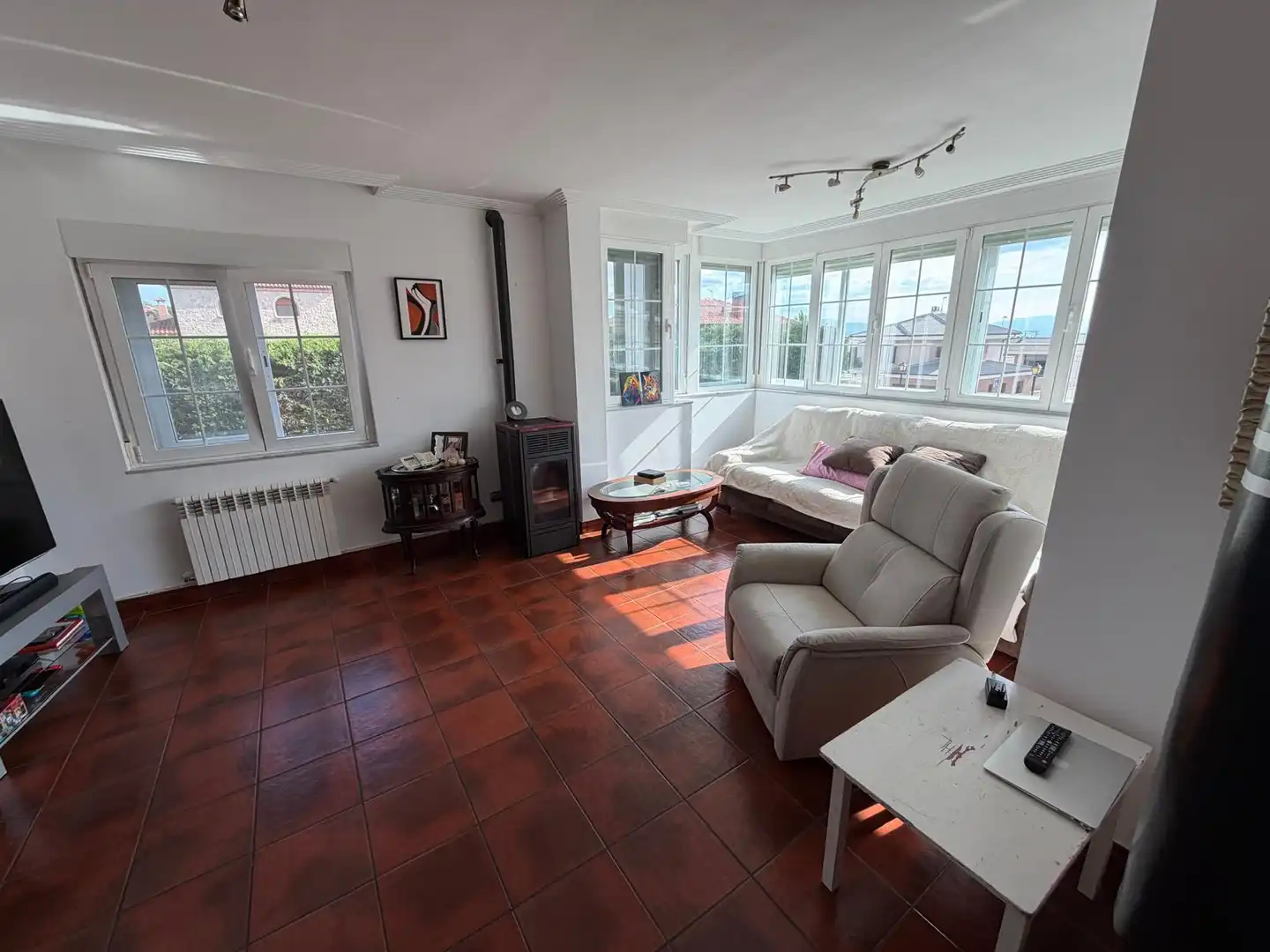 Sala d'estar de Casa adosada en venda en Ávila amb Calefacció i Jardí privat