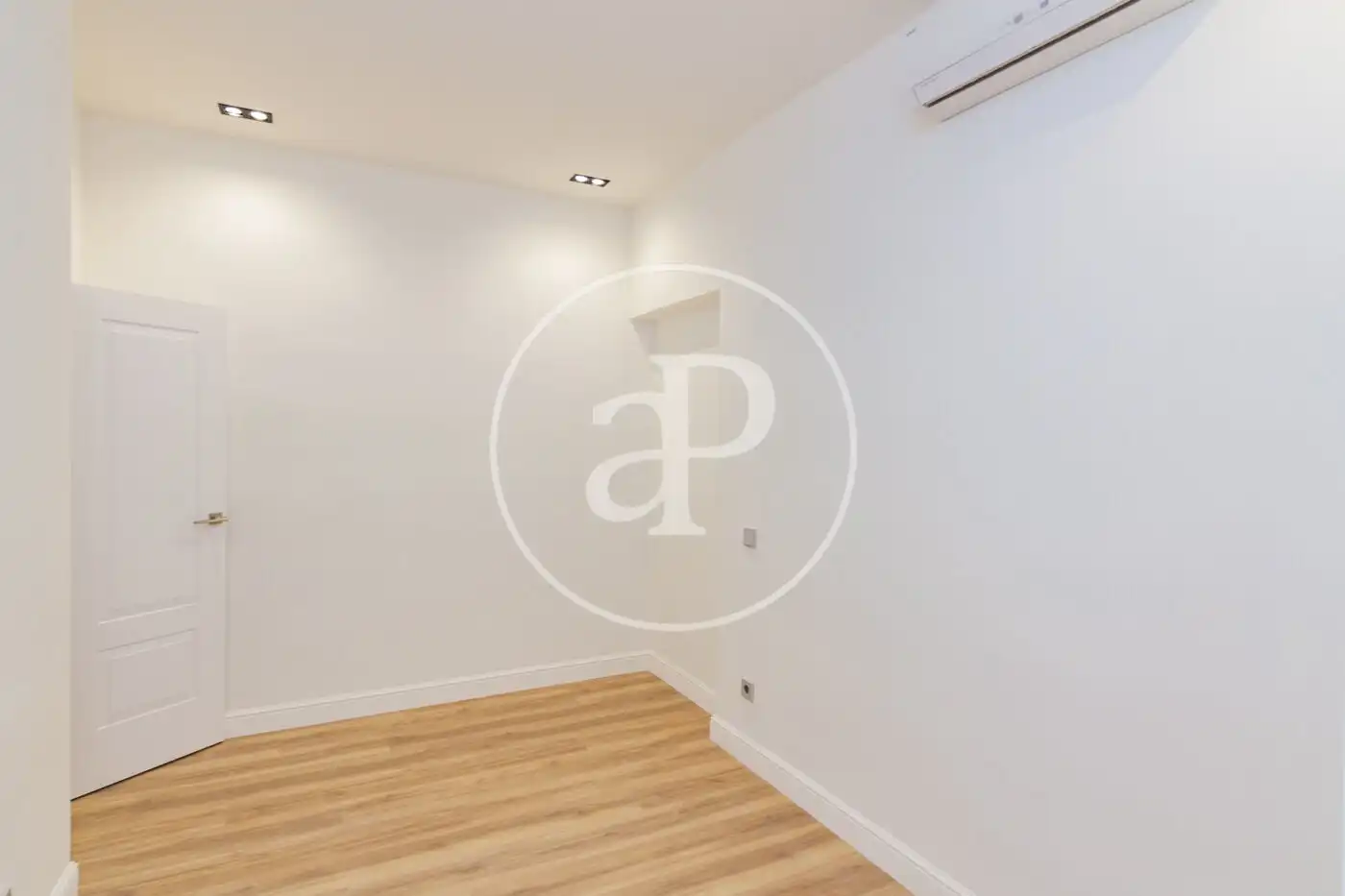 Habitación de Piso en venta en Madrid con Aire acondicionado y Calefacción
