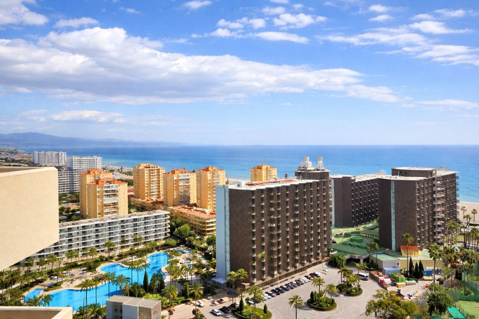 Exterior view of Attic to rent in Torremolinos  with Air Conditioner, Private garden and Terrace